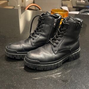 ALDO MENS 7 1/2 LEATHER WATER PROOF FAUX FUR LINED BOOT